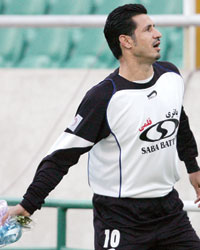 سانحه رانندگی و زخمی شدن علی دایی تکذیب شد 